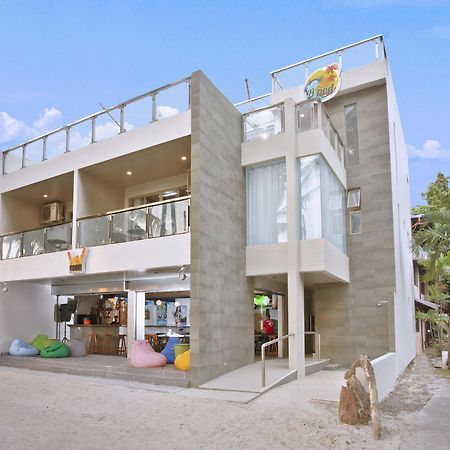 B Pod Hotel Manoc-Manoc Extérieur photo