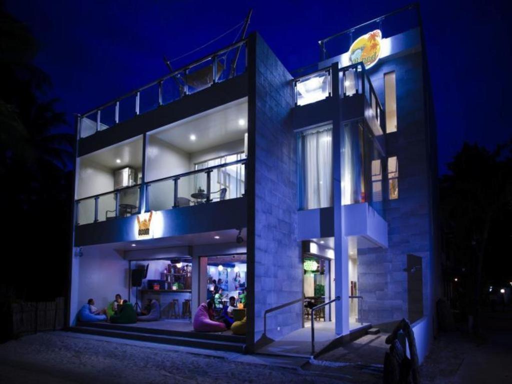 B Pod Hotel Manoc-Manoc Extérieur photo
