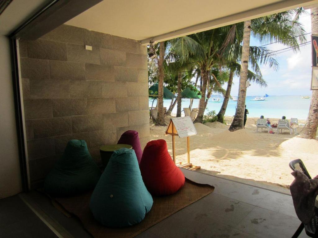 B Pod Hotel Manoc-Manoc Extérieur photo